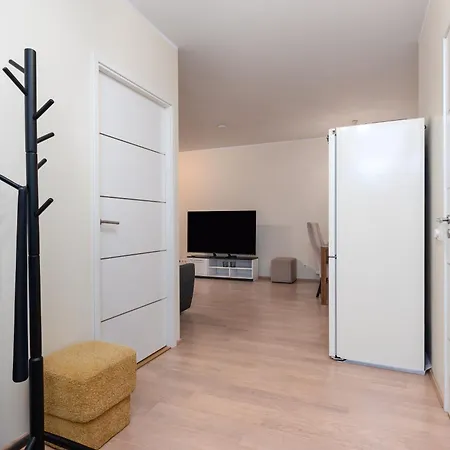 Padriku With A Balcony,near To Central,self Check In 24 7,free Parking تالين