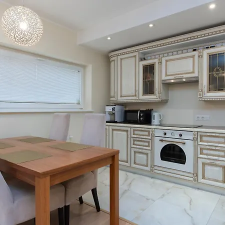 شقة Padriku With A Balcony,near To Central,self Check In 24 7,free Parking *