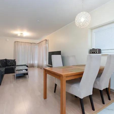 Padriku With A Balcony,near To Central,self Check In 24 7,free Parking شقة