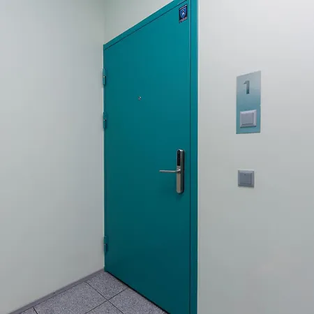 Padriku With A Balcony,near To Central,self Check In 24 7,free Parking Apartment