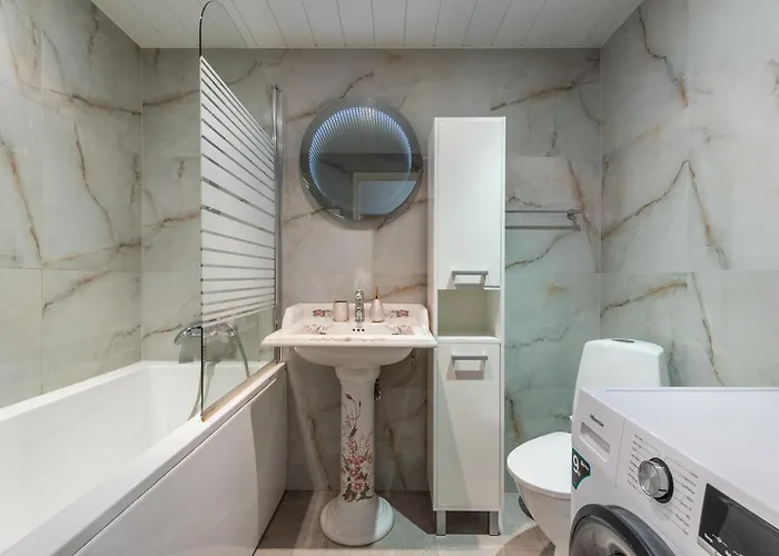 Apartament Padriku With A Balcony,near To Central,self Check In 24 7,free Parking Tallin