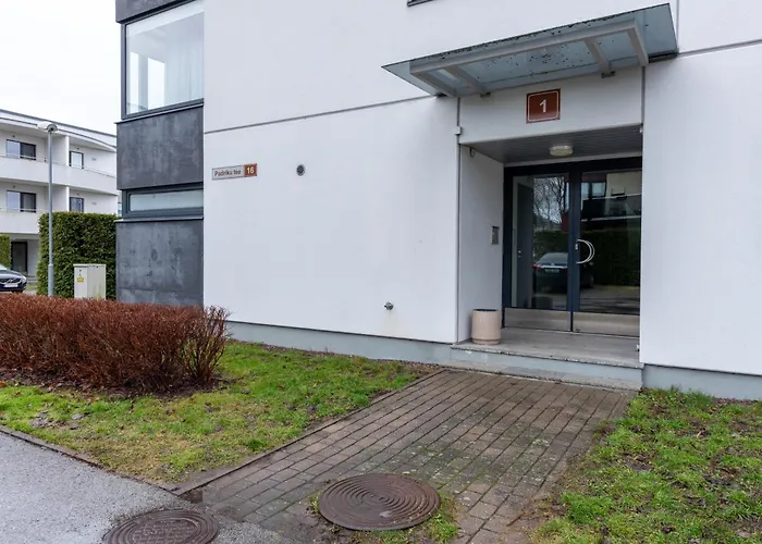 Apartament Padriku With A Balcony,near To Central,self Check In 24 7,free Parking Tallin