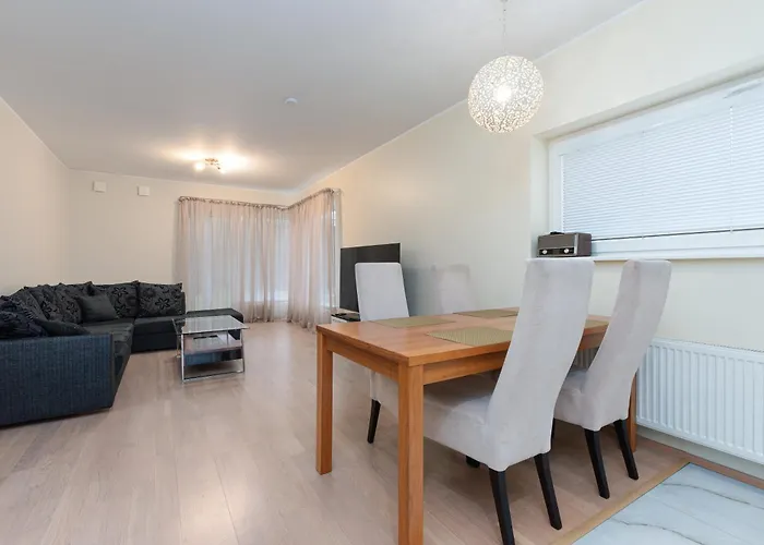 Padriku With A Balcony,near To Central,self Check In 24 7,free Parking 아파트