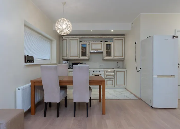 Padriku With A Balcony,near To Central,self Check In 24 7,free Parking *